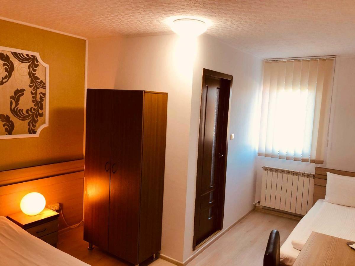 Pensiunea Alexander Arad Bagian luar foto